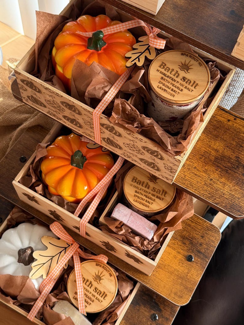 Luxury Candle & Soap Gift Set - Image 12